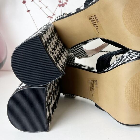 Betsey Johnson Melanni Houndstooth Block Heel Platform Sandal Black White 11 NIB - Picture 11 of 13
